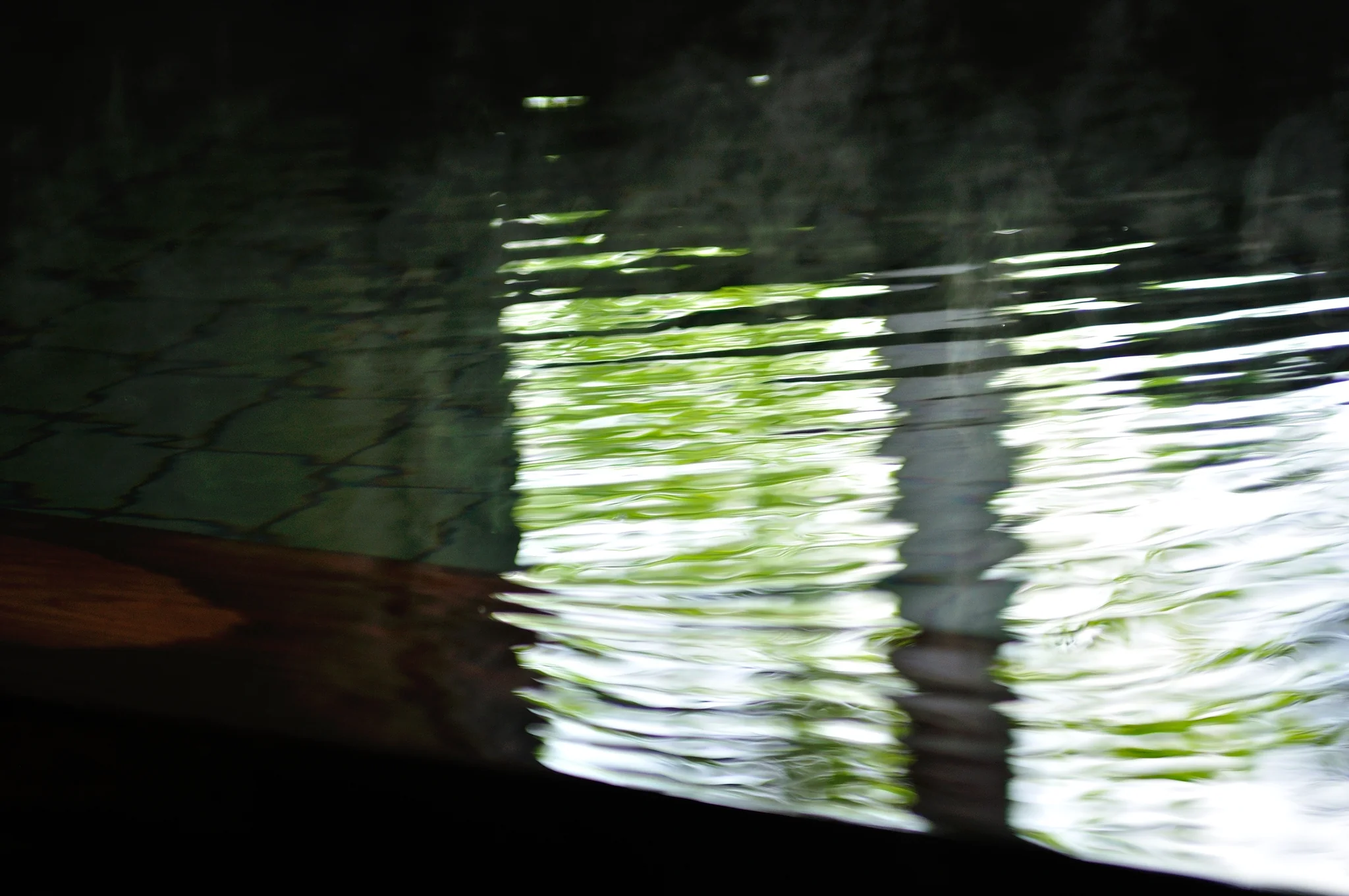 温泉の水面 - 箱根強羅 TEN